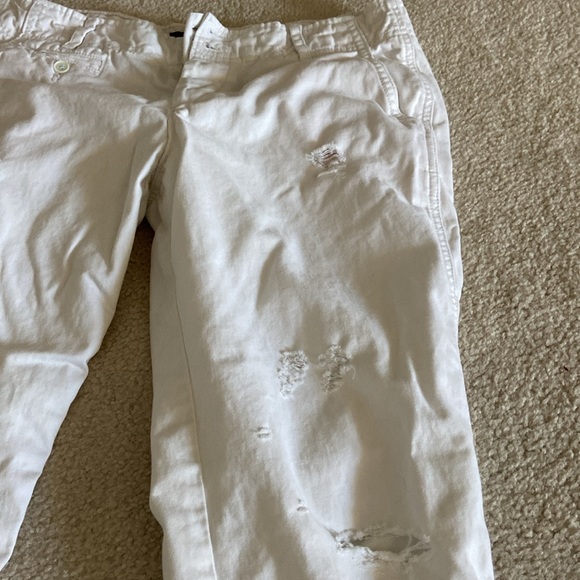 American Eagle beachy distressed white chinos low rise size 4 - Picture 2 of 8